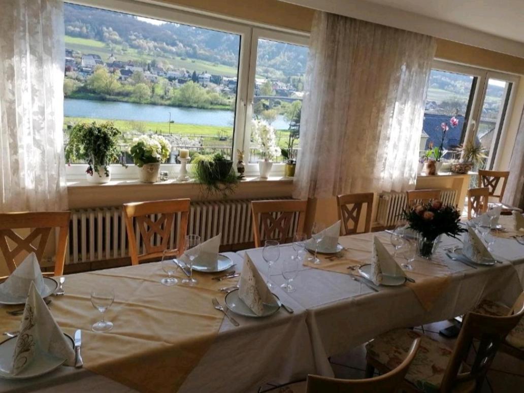 Chateau-De-La-Moselle Kinheim Kültér fotó